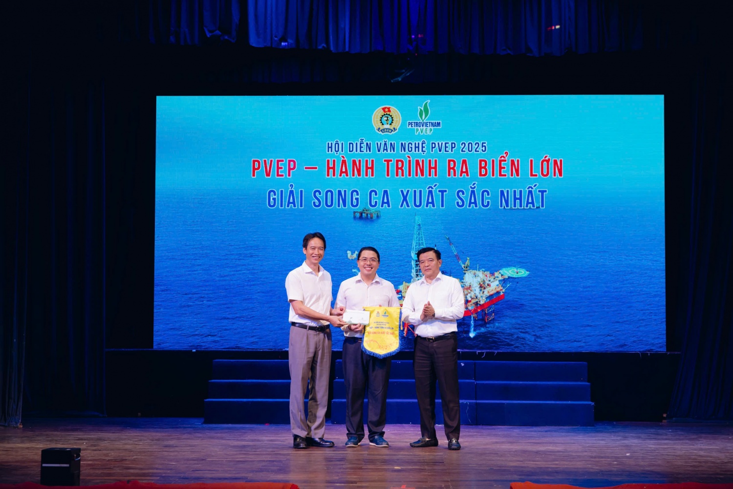 Hội diễn Văn nghệ PVEP 2025: Hành trình vươn ra biển lớn, gắn kết trái tim người lao động