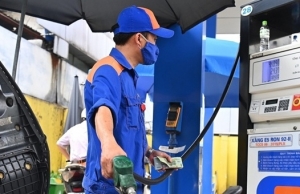 Giá xăng tăng trở lại, RON 95 tiến gần mốc 20.000 đồng/lít