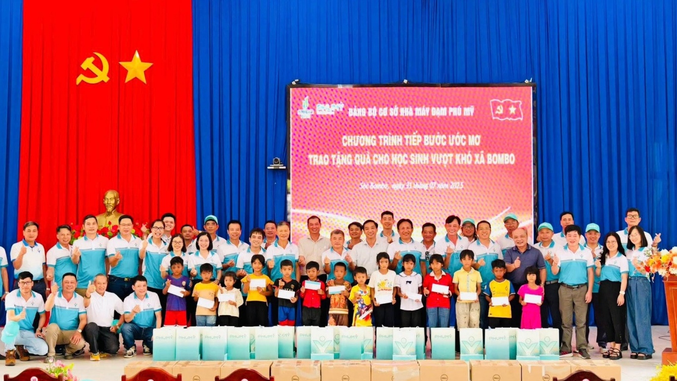 Đảng bộ Đạm Phú Mỹ tổ chức hành trình về nguồn tại Bom Bo (Đồng Nai)