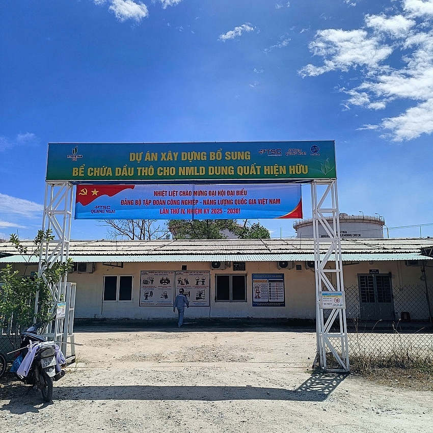 Không khí tưng bừng chào mừng Đại hội Đảng bộ Tập đoàn Công nghiệp - Năng lượng Quốc gia Việt Nam lần thứ IV, nhiệm kỳ 2025-2030