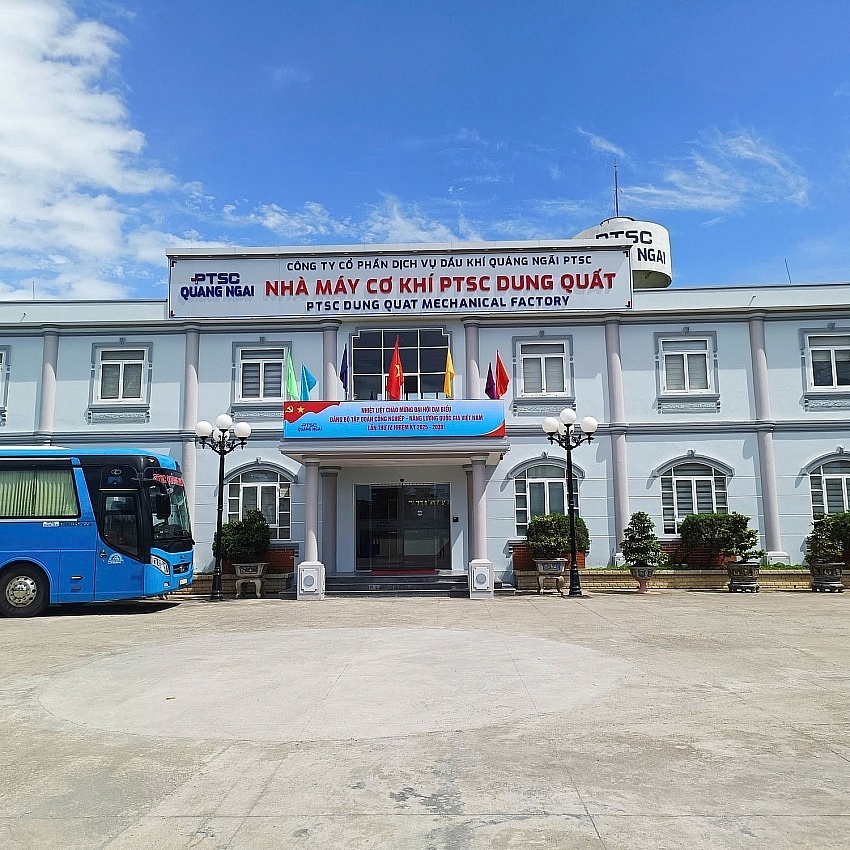 Không khí tưng bừng chào mừng Đại hội Đảng bộ Tập đoàn Công nghiệp - Năng lượng Quốc gia Việt Nam lần thứ IV, nhiệm kỳ 2025-2030