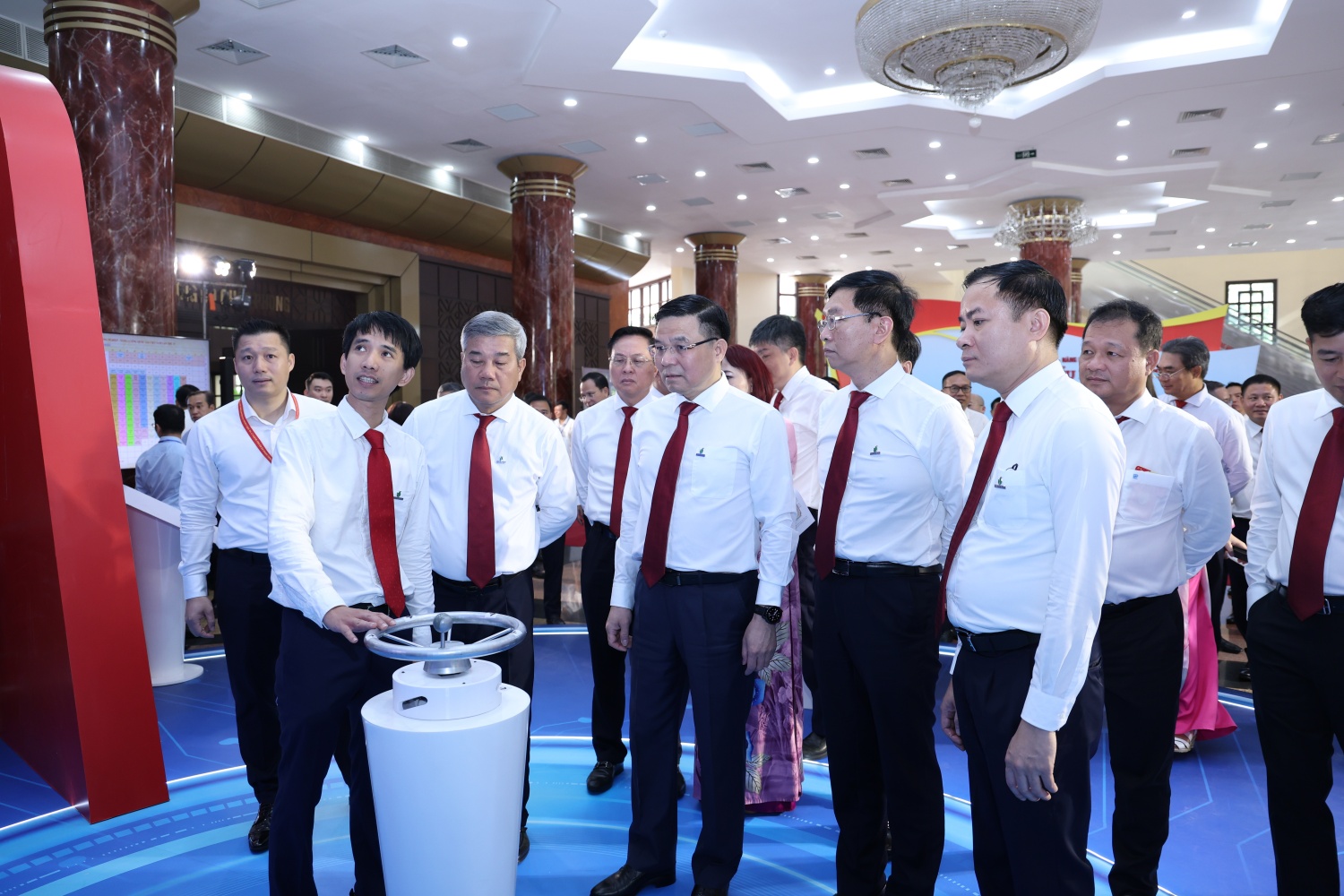 [Chùm ảnh] Phiên trù bị Đại hội Đại biểu Đảng bộ Petrovietnam lần thứ IV, nhiệm kỳ 2025-2030