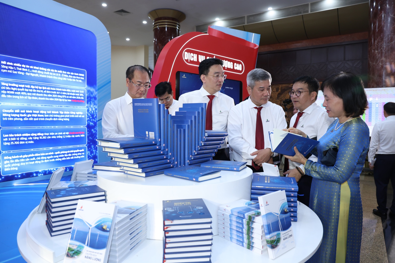 [Chùm ảnh] Phiên trù bị Đại hội Đại biểu Đảng bộ Petrovietnam lần thứ IV, nhiệm kỳ 2025-2030