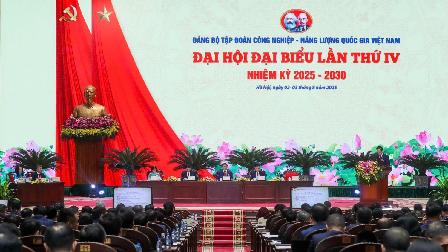 Khẳng định vai trò của Đảng trong kiến tạo và dẫn dắt sự phát triển của Petrovietnam