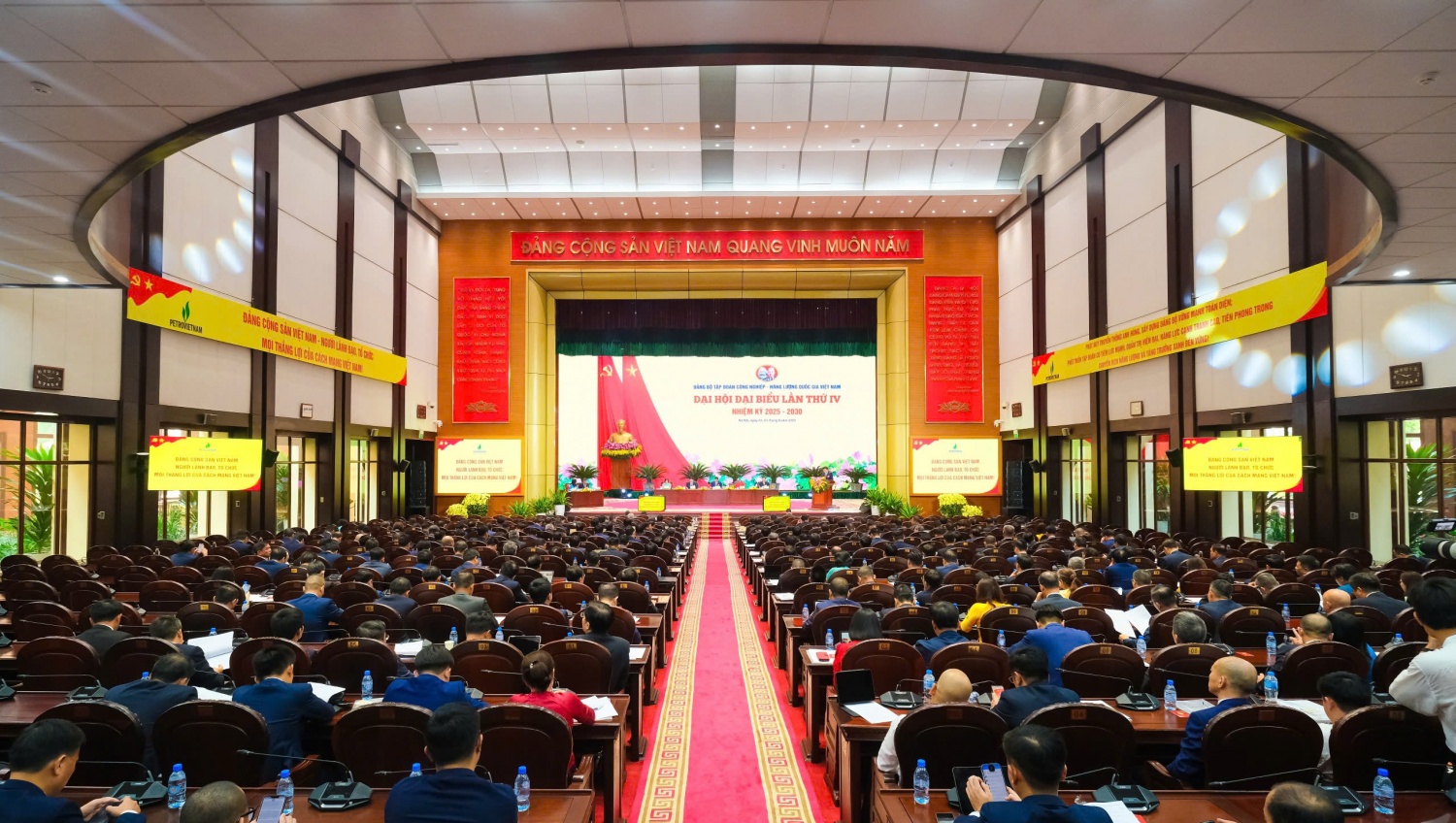 Petrovietnam tự tin cùng đất nước tiến vào kỷ nguyên mới