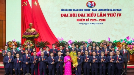 Phát triển Tập đoàn có tiềm lực mạnh, quản trị hiện đại, năng lực cạnh tranh cao, tiên phong trong chuyển dịch năng lượng và tăng trưởng xanh bền vững