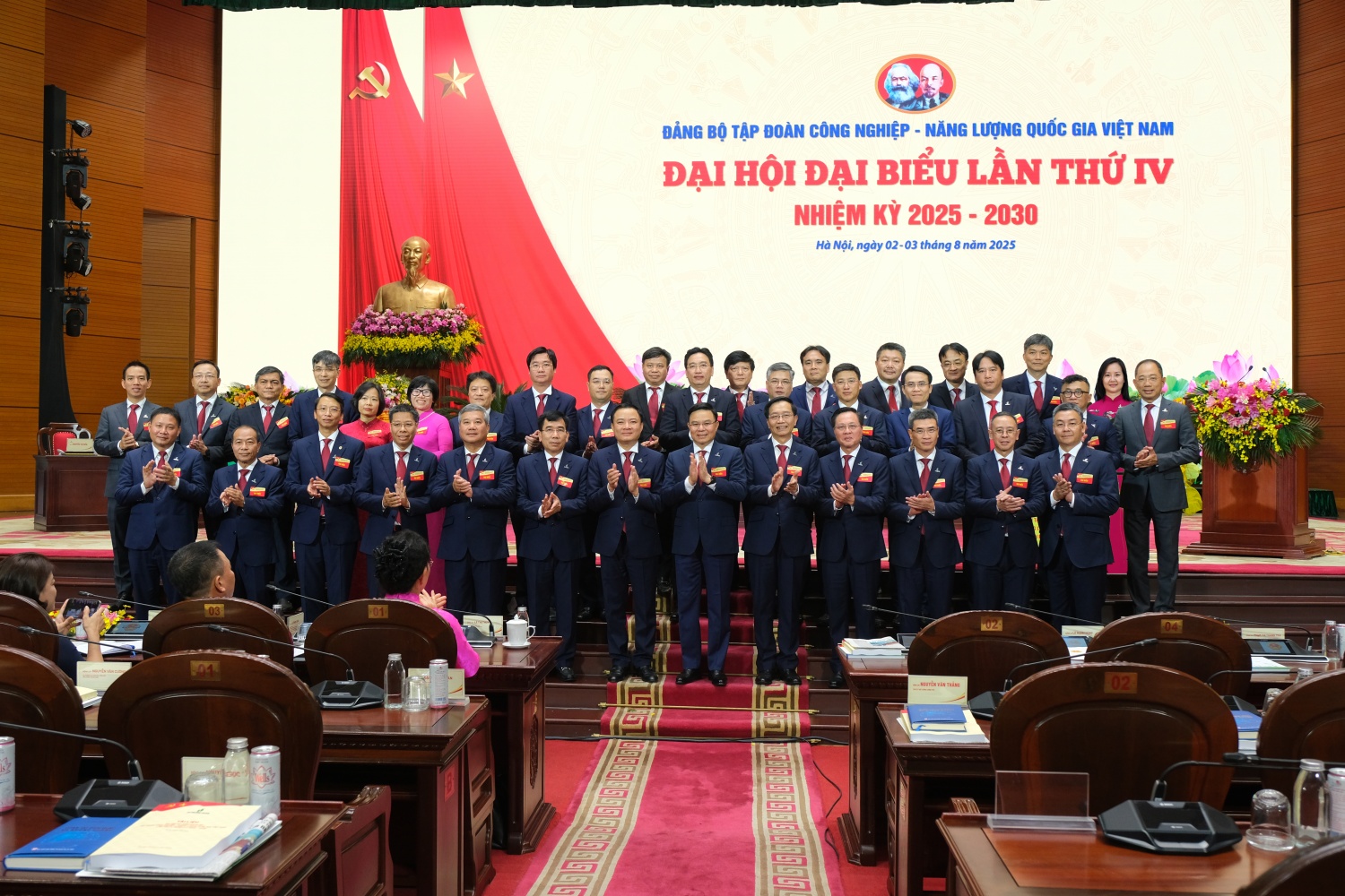 Phát triển Tập đoàn có tiềm lực mạnh, quản trị hiện đại, năng lực cạnh tranh cao, tiên phong trong chuyển dịch năng lượng và tăng trưởng xanh bền vững