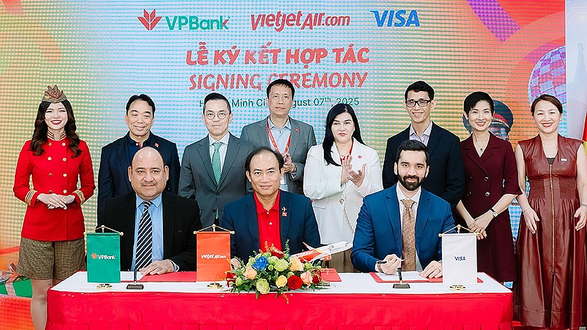 VPBank bắt tay cùng Vietjet và Visa: Mở thẻ là bay, nhận ngàn ưu đãi