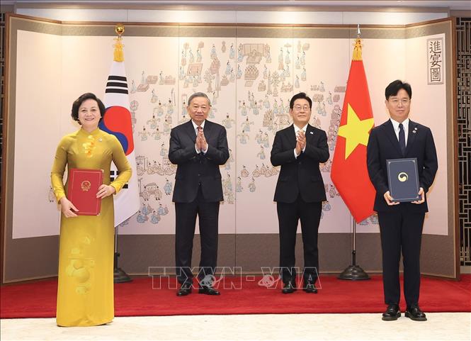 Tổng Bí thư Tô Lâm chứng kiến Lễ trao các văn kiện hợp tác Việt Nam   Hàn Quốc