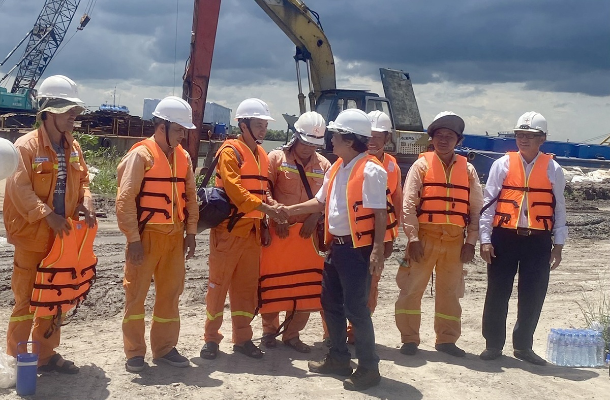 EVNNPT tăng cường lực lượng, tiếp sức cho Dự án cấp điện ra Côn Đảo