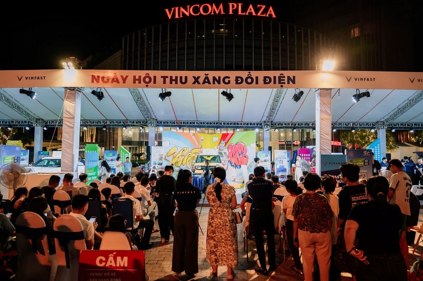 Khách Việt hào hứng “lên đời” ô tô điện với ưu đãi trăm triệu đồng