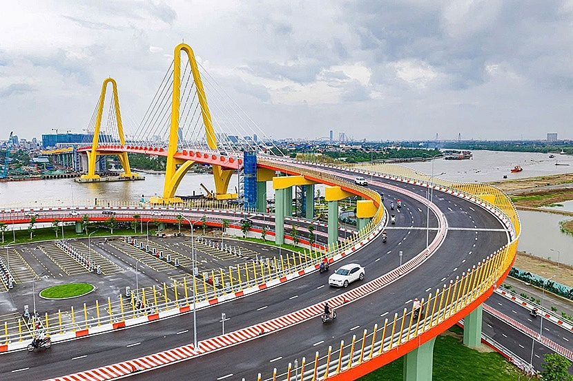 Vingroup công bố 2 trụ cột hoạt động mới là Hạ tầng và Năng lượng xanh
