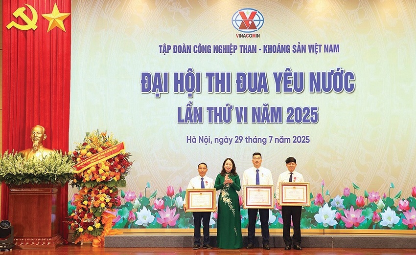 “Ngọn lửa thi đua” thắp sáng TKV