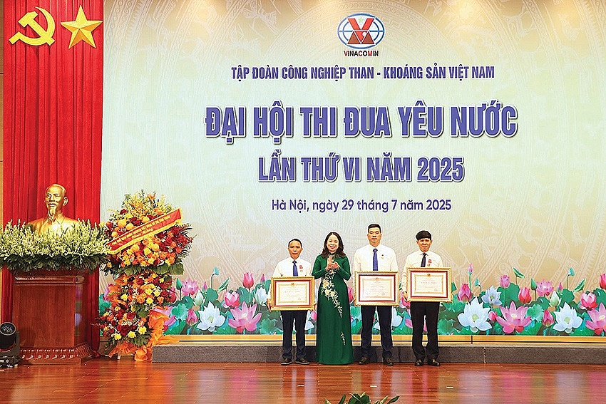 “Ngọn lửa thi đua” thắp sáng TKV