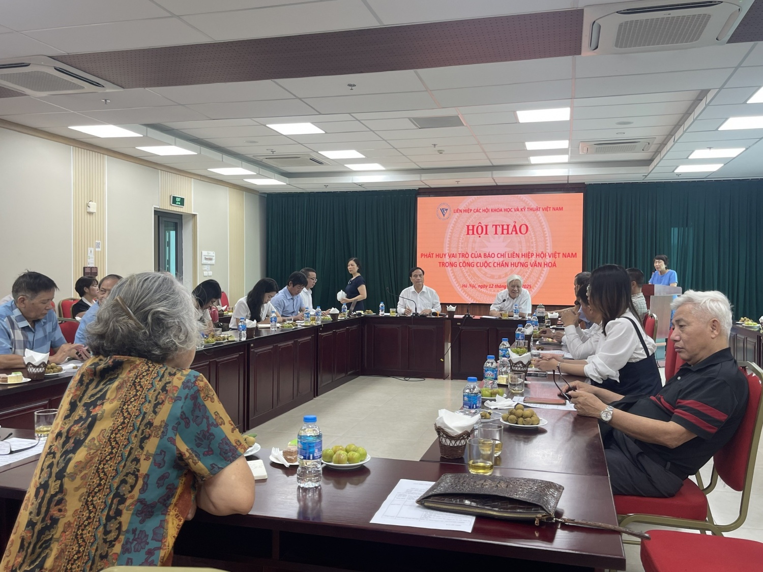 Toàn cảnh hội thảo