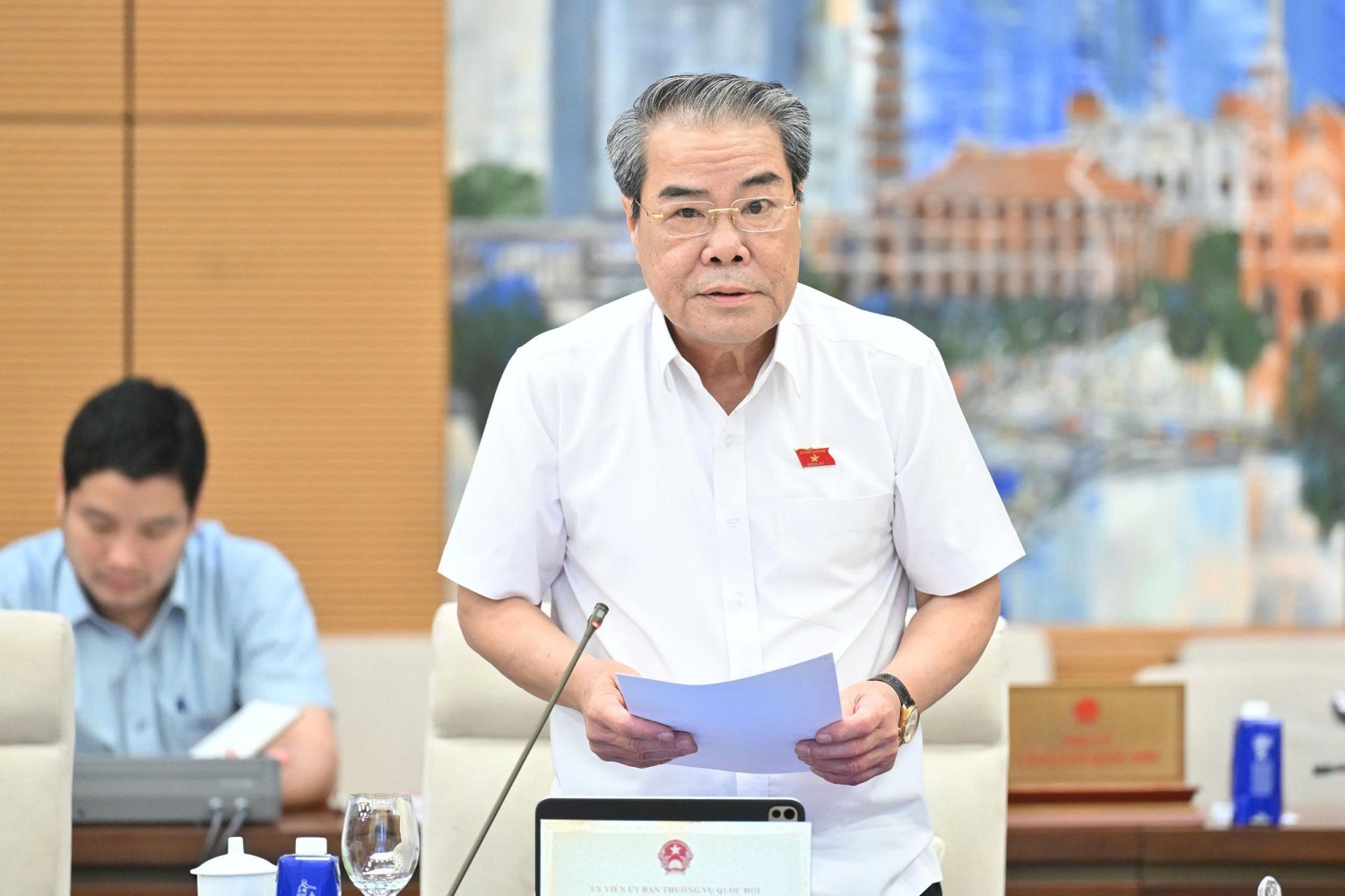 Ủy ban Thường vụ Quốc hội thông qua nguyên tắc Nghị quyết về thực hiện dân chủ trong nội bộ cơ quan dân cử