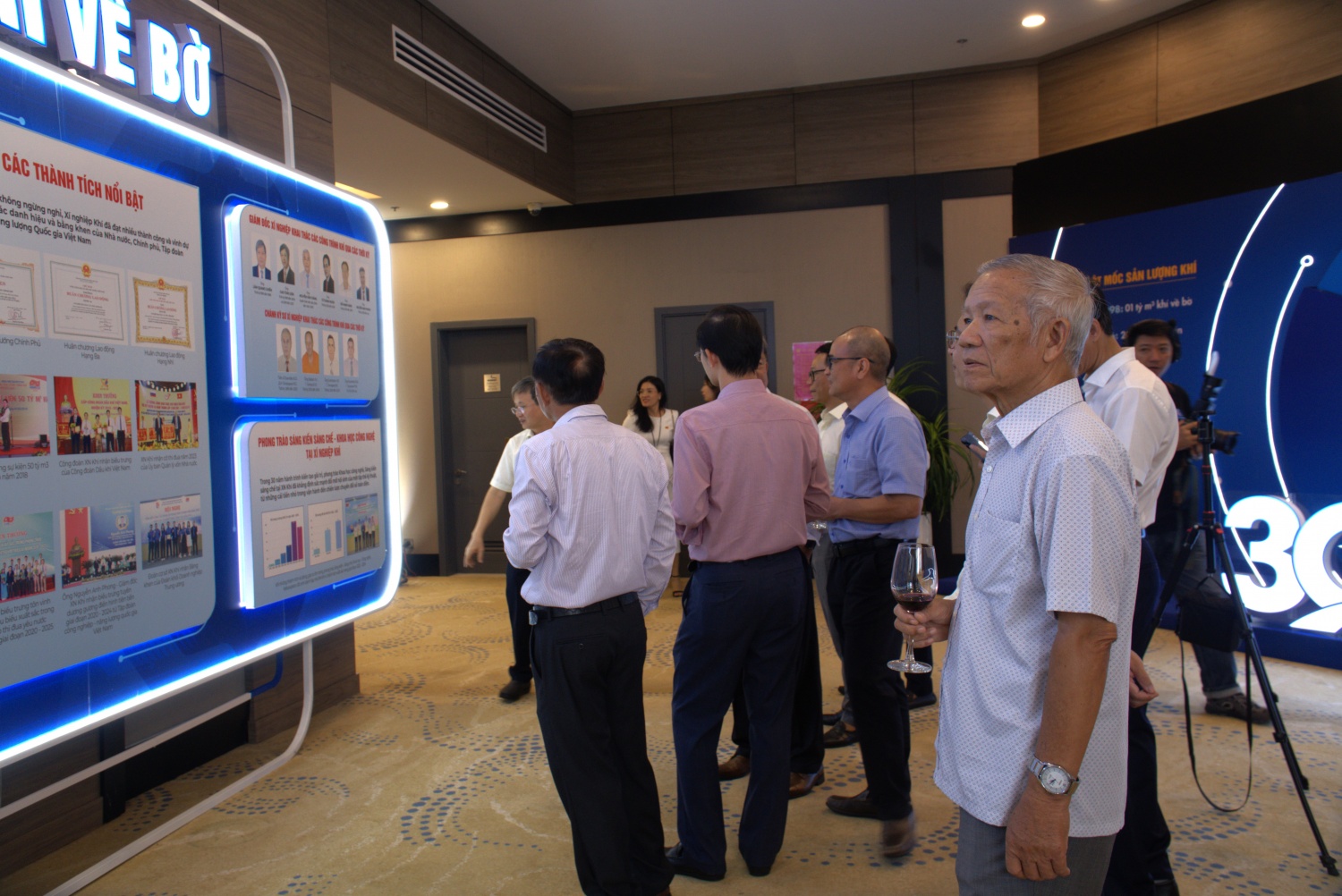 Xí nghiệp Khí Vietsovpetro: 30 năm đồng hành cùng dòng Khí “Vững bước tiên phong”