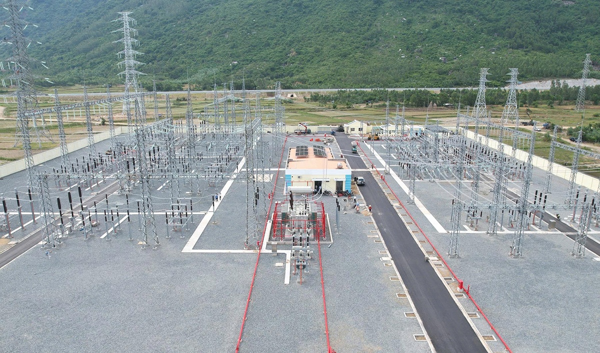 Đóng điện Dự án Trạm biến áp 220kV Vạn Ninh và đường dây đấu nối