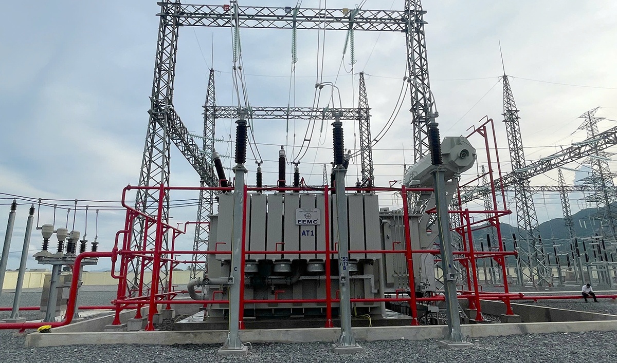 Đóng điện Dự án Trạm biến áp 220kV Vạn Ninh và đường dây đấu nối