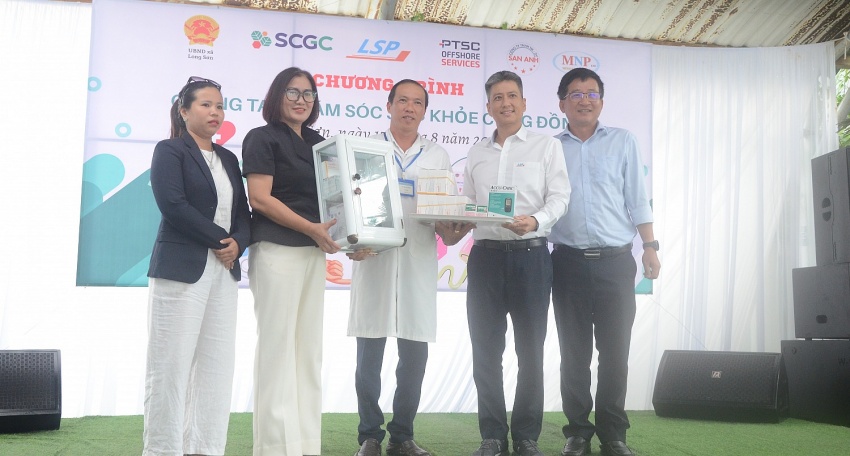 Khởi động chương trình “Chung tay chăm sóc sức khỏe cộng đồng” lần thứ 11 tại xã đảo Long Sơn