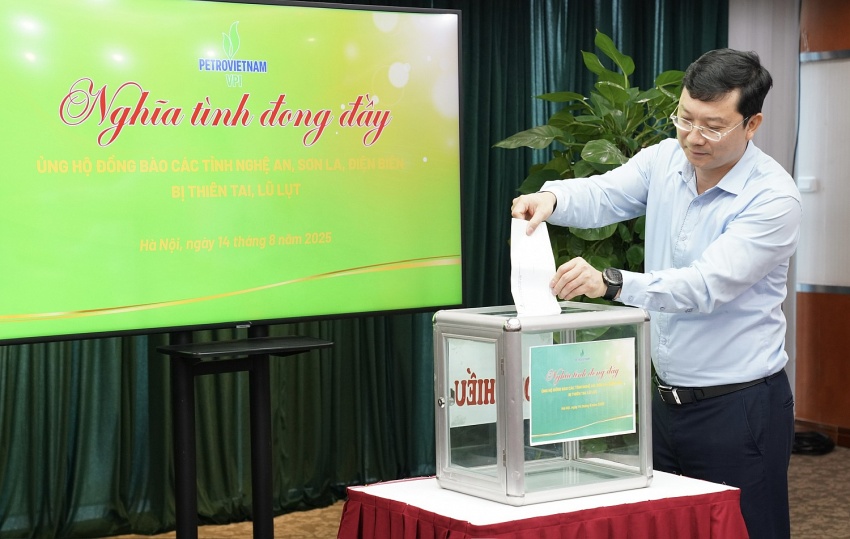 VPI, PVU và PV College chung tay ủng hộ người dân chịu thiệt hại do bão số 3 VPI, PVU và PV College chung tay ủng hộ người dân chịu thiệt hại do bão số 3