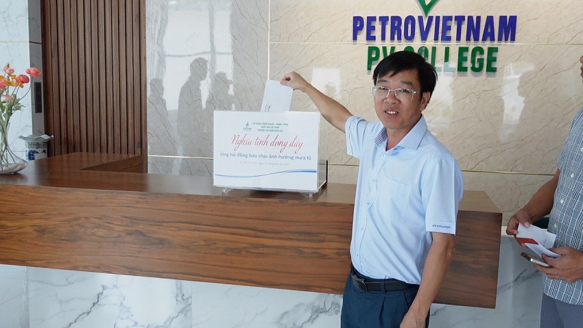 VPI, PVU và PV College chung tay ủng hộ người dân chịu thiệt hại do bão số 3 VPI, PVU và PV College chung tay ủng hộ người dân chịu thiệt hại do bão số 3