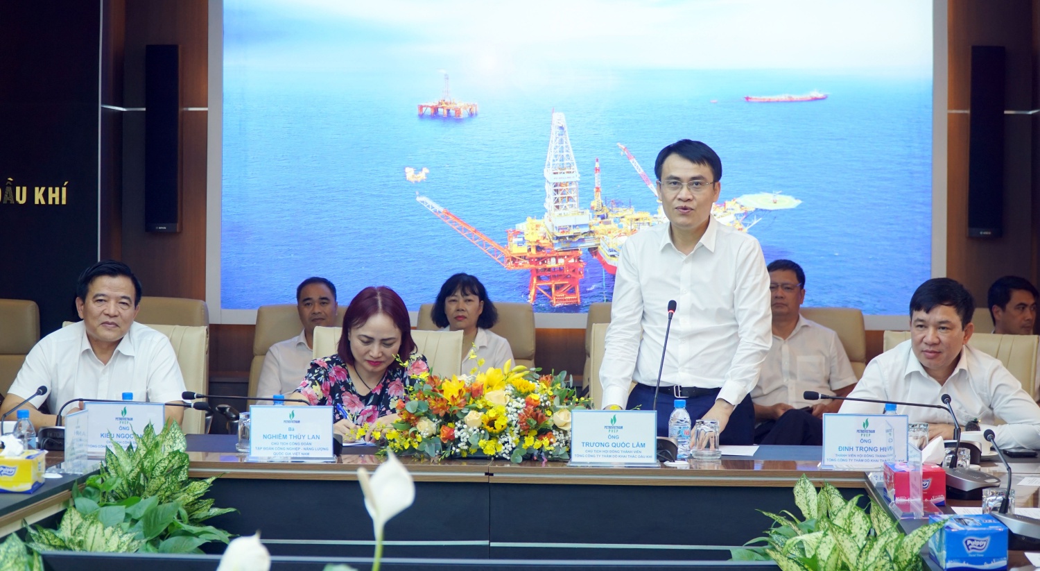 PVEP phát động thi đua hoàn thành kế hoạch quản trị năm 2025 và sơ kết phong trào lao động sáng tạo