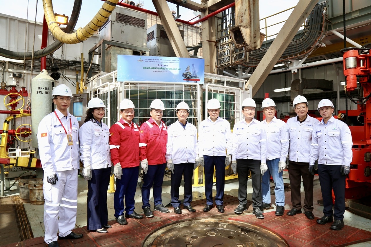 [E-Magazine] PV Drilling tổ chức Lễ đặt tên giàn khoan tự nâng PV DRILLING VIII