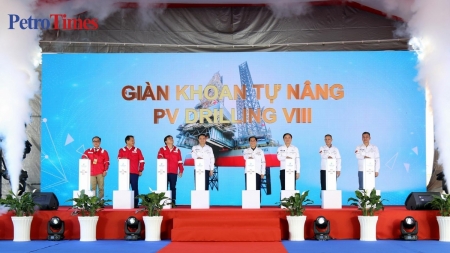 [VIDEO] PV Drilling tổ chức Lễ đặt tên giàn khoan tự nâng PV DRILLING VIII
