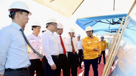 Đường ống dẫn khí Lô B - Ô Môn bám đường găng tiến độ, đồng bộ chuỗi dự án khí - điện