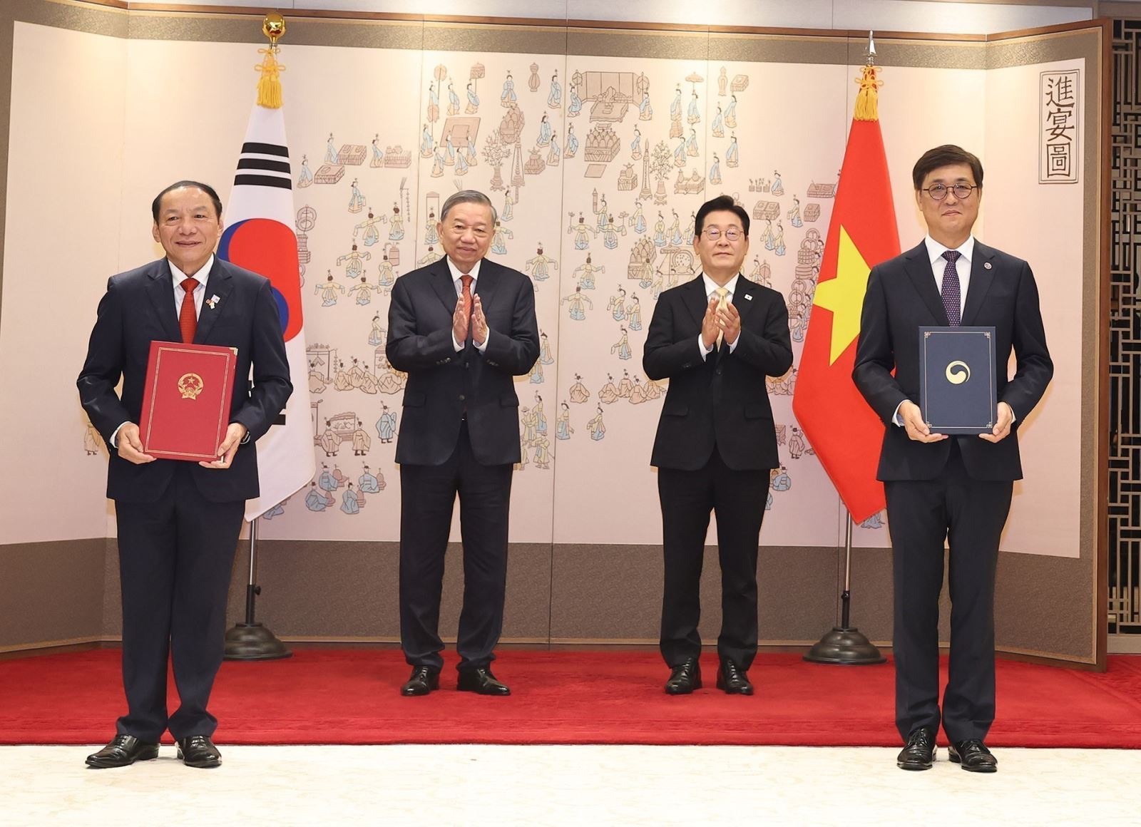 Ngành Văn hóa Việt Nam 80 năm đồng hành cùng sự nghiệp cách mạng vẻ vang của Đảng và dân tộc