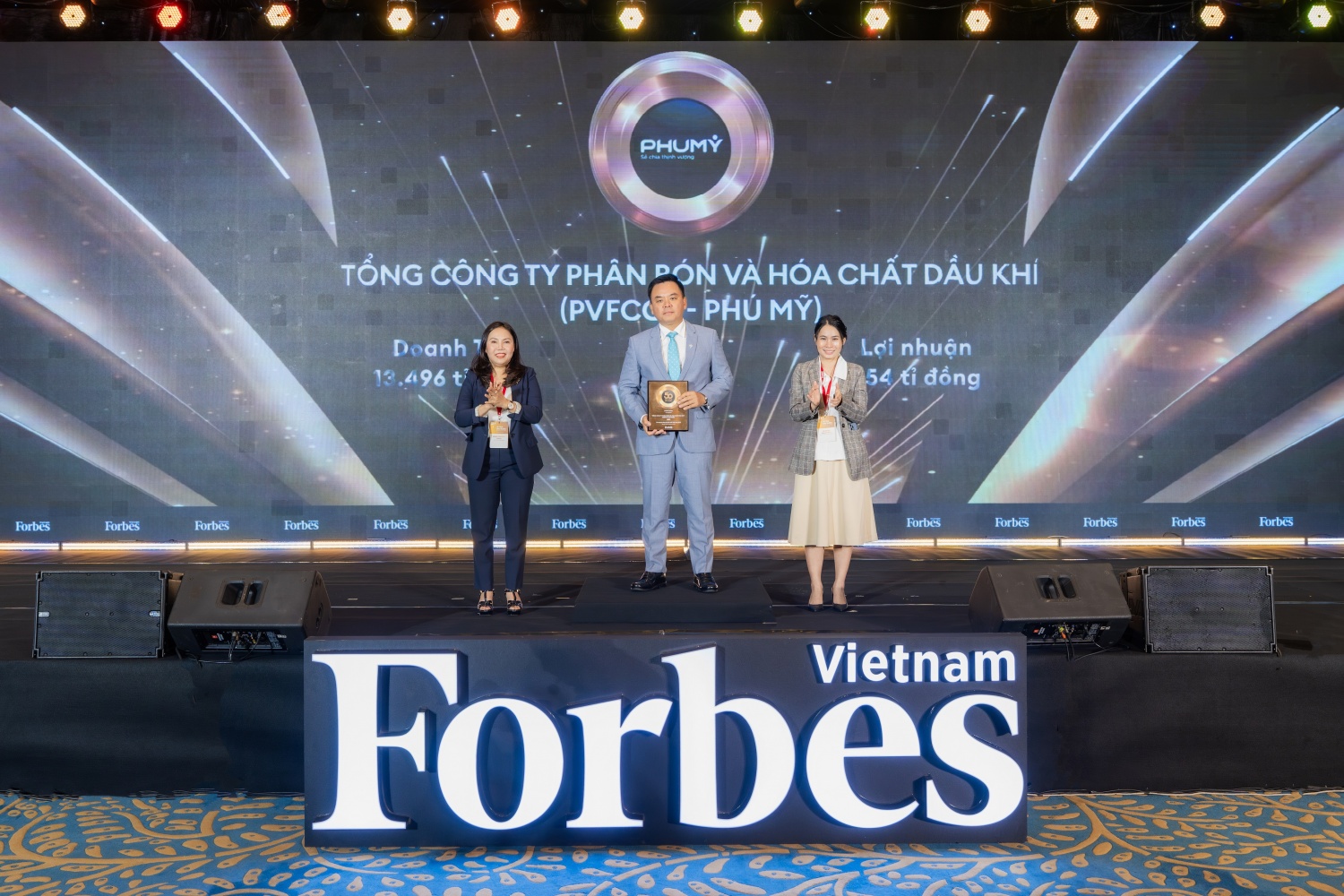 PVFCCo - Phú Mỹ đạt danh hiệu Top 50 công ty niêm yết tốt nhất và Top 25 Thương hiệu dẫn đầu Việt Nam năm 2025  PVFCCo - Phú Mỹ đạt danh hiệu Top 50 công ty niêm yết tốt nhất và Top 25 Thương hiệu dẫn đầu Việt Nam năm 2025