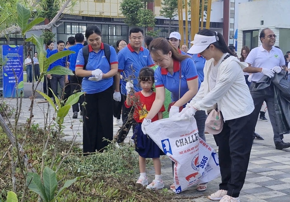 Phát động phong trào “Toàn dân tham gia bảo vệ môi trường vì một Việt Nam sáng - xanh - sạch - đẹp”