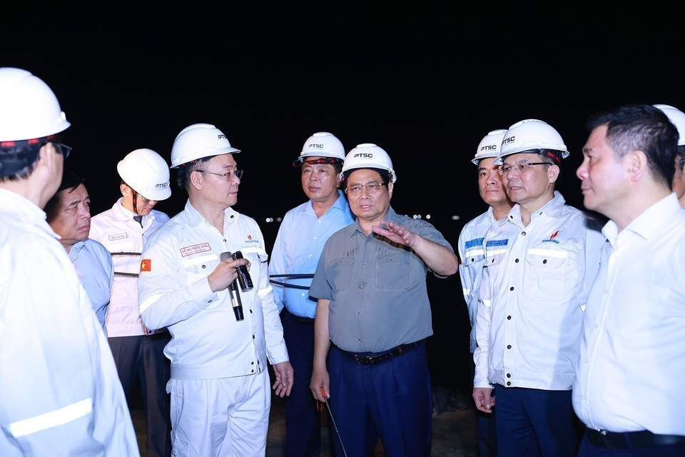 hủ tướng Phạm Minh Chính đến thăm và làm việc tại Trung tâm Công nghiệp năng lượng và hậu cần kỹ thuật PTSC/Petrovietnam