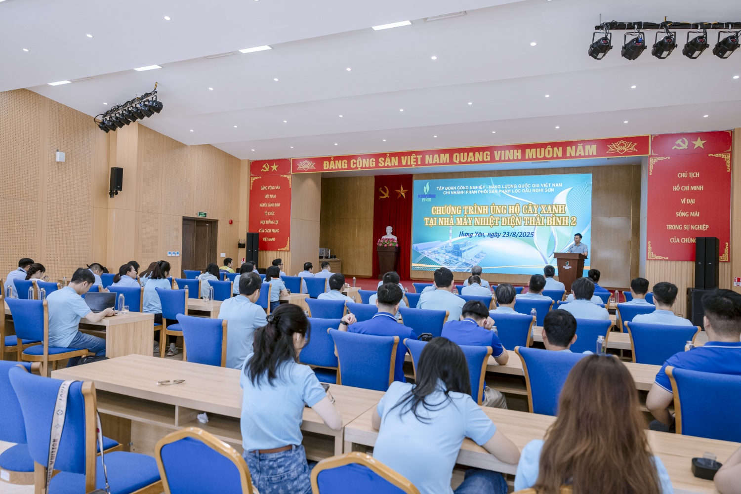 PVNDB trao tặng 500 cây xanh cho Nhà máy Nhiệt điện Thái Bình 2