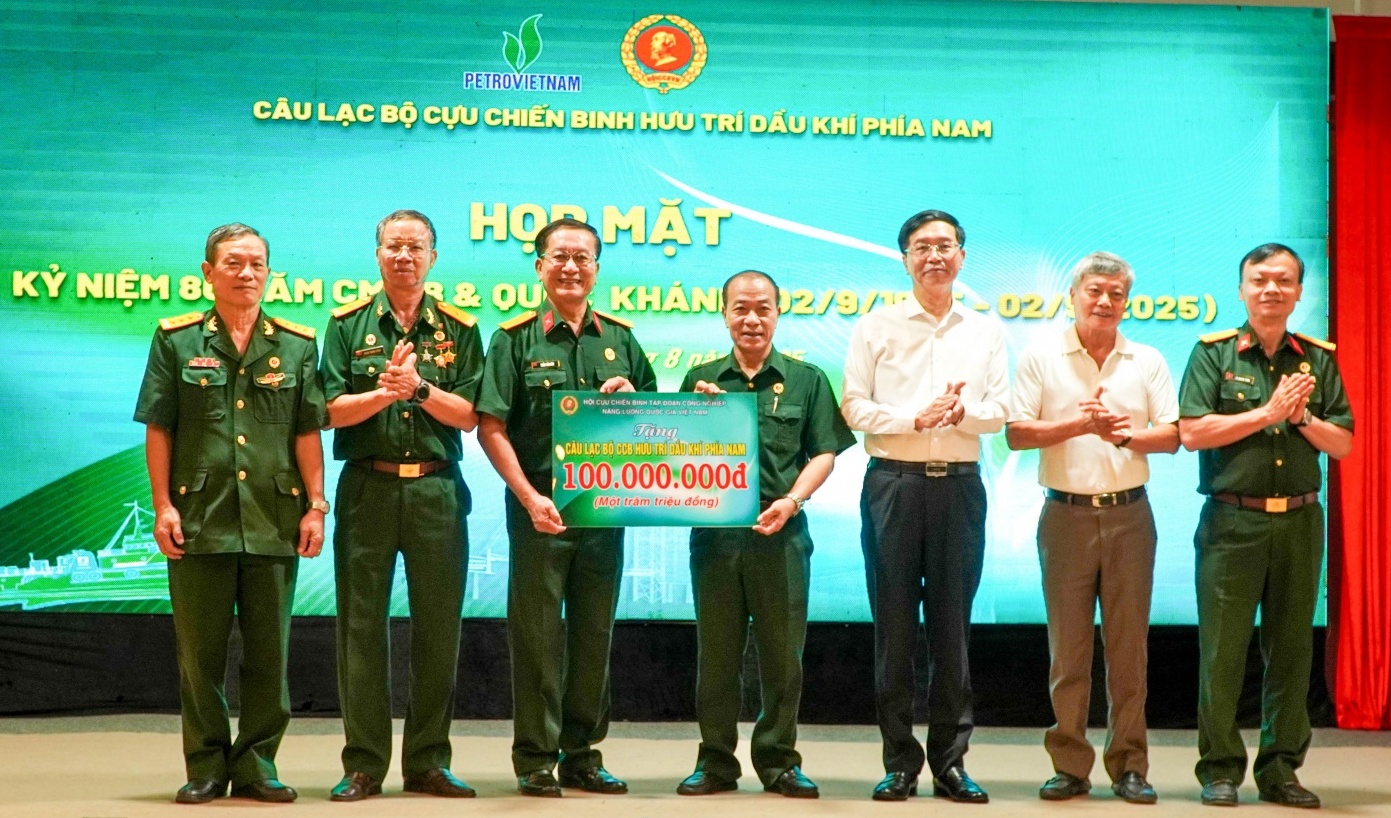 Tiếp lửa truyền thống, vững bước tương lai