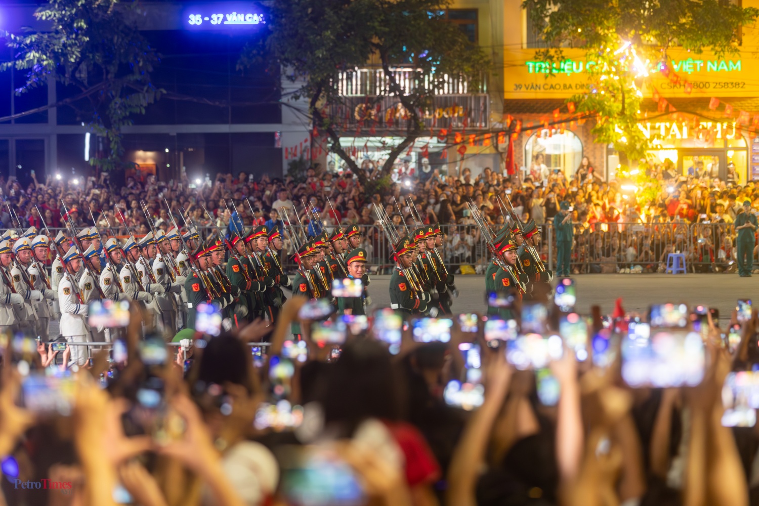 Sơ duyệt A80: Những bước chân tự hào giữa vòng tay nhân dân