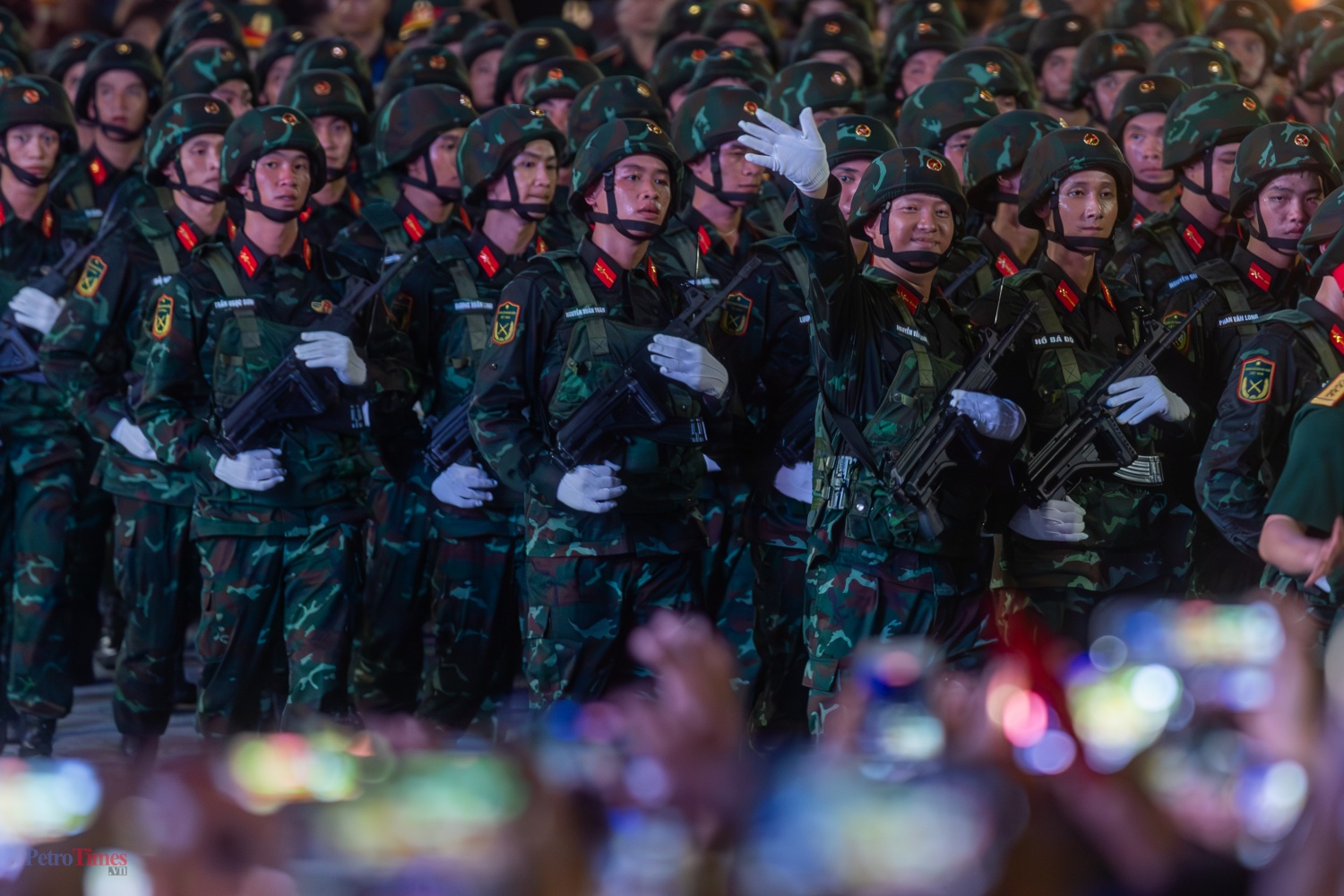 Sơ duyệt A80: Những bước chân tự hào giữa vòng tay nhân dân