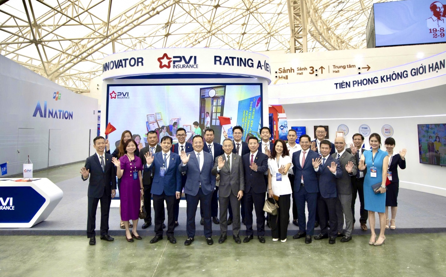 Lãnh đạo Bảo hiểm PVI tại sự kiện Triển lãm thành tựu đất nước 80 năm