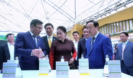 [VIDEO] Lãnh đạo Đảng, Nhà nước thăm gian trưng bày tại Triển lãm của Petrovietnam