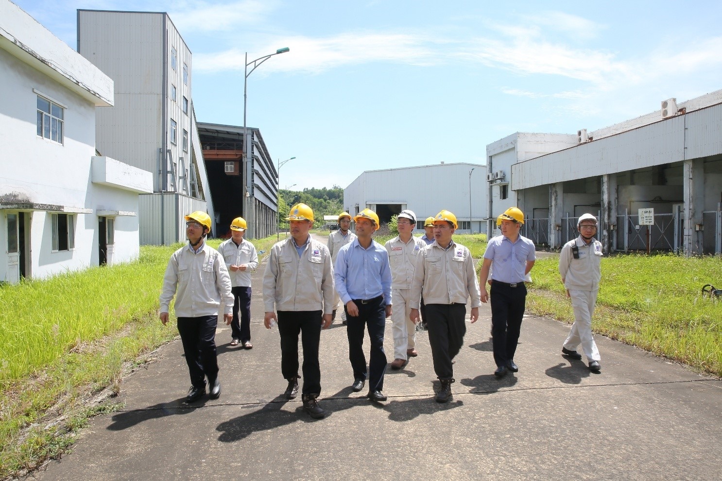 Lãnh đạo BSR kiểm tra Nhà máy nhiên liệu sinh học Dung Quất để chuẩn bị cho việc phối trộn, xuất bán xăng E10 trong thời gian tới