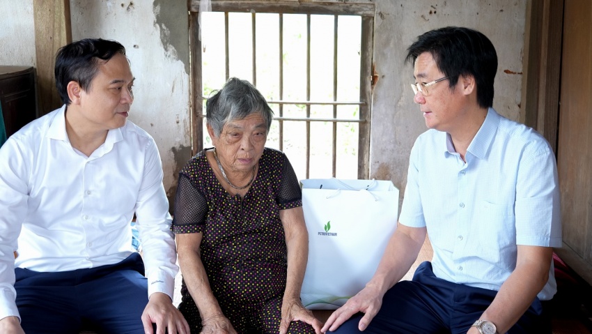 Công đoàn Petrovietnam cùng các đơn vị khắc phục thiệt hại tại các tỉnh sau bão số 5 Công đoàn Petrovietnam cùng các đơn vị khắc phục thiệt hại tại các tỉnh sau bão số 5