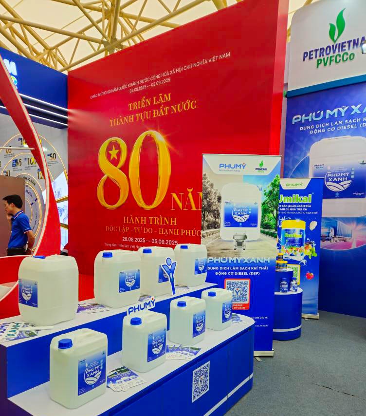 Gian hàng Phú Mỹ – PVFCCo thu hút khách tham quan tại Triển lãm thành tựu đất nước
