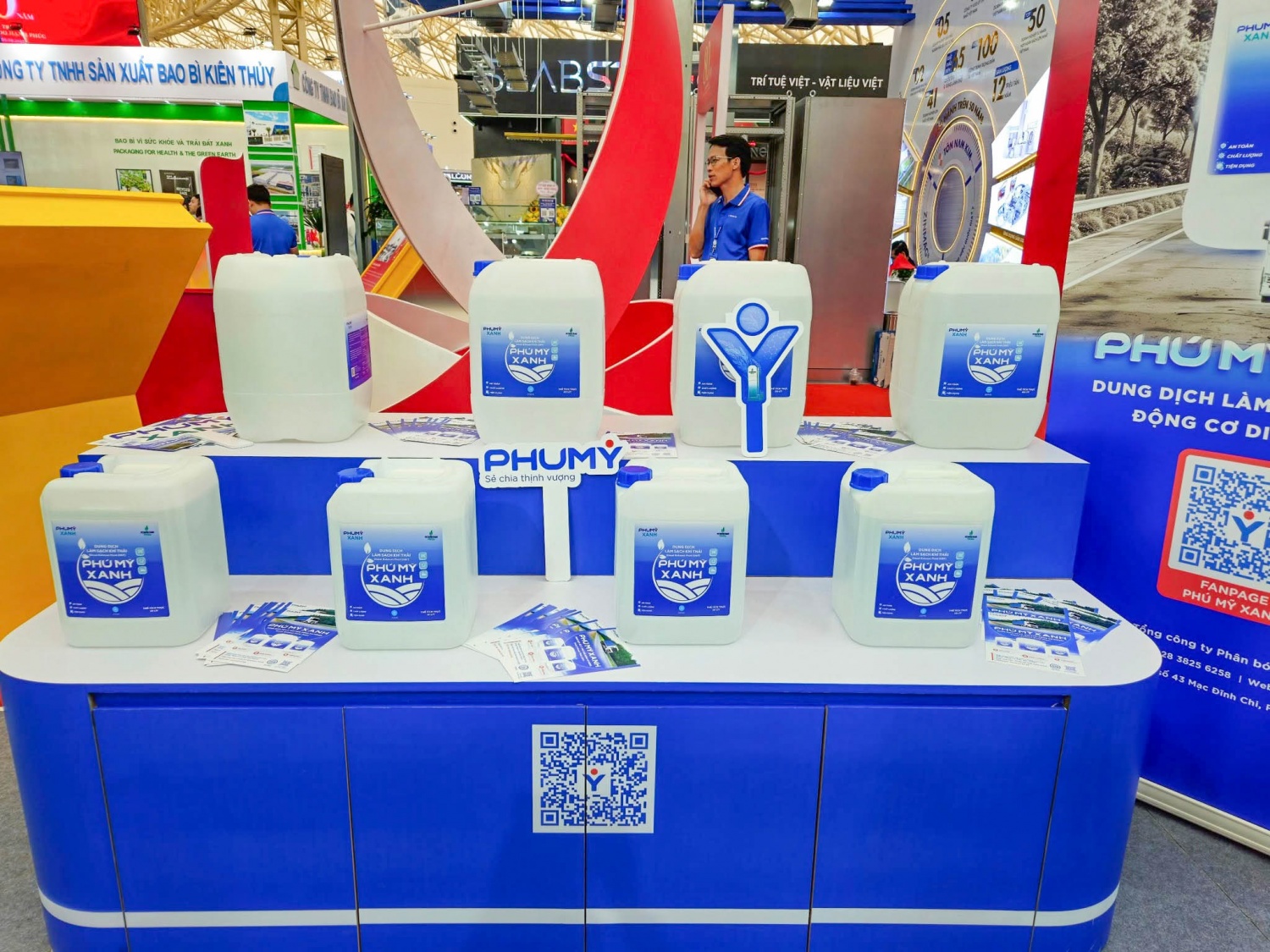 Gian hàng Phú Mỹ – PVFCCo thu hút khách tham quan tại Triển lãm thành tựu đất nước Gian hàng Phú Mỹ – PVFCCo thu hút khách tham quan tại Triển lãm thành tựu đất nước