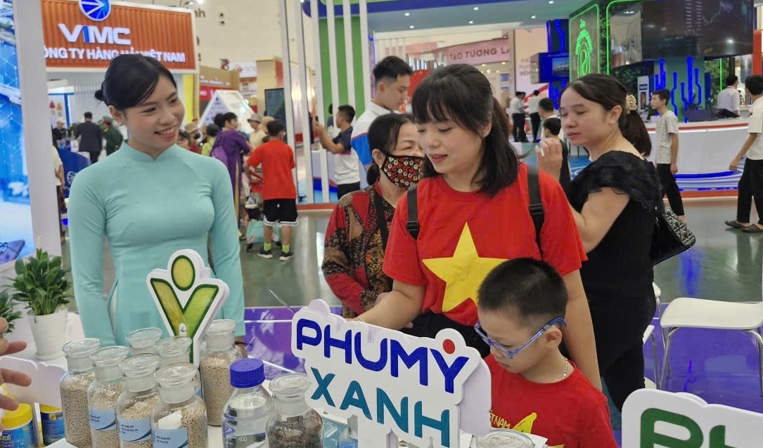 PVFCCo - Phú Mỹ thu hút khách tham quan tại Triển lãm thành tựu đất nước