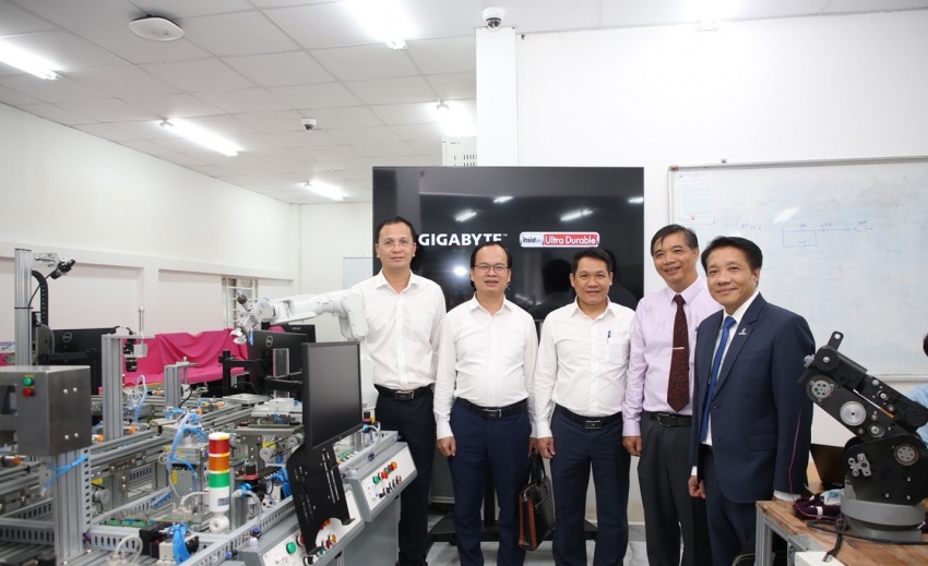 Trường Đại học Dầu khí Việt Nam (PVU) và Trường Đại học Công Thương TP. HCM (HUIT) ký kết hợp tác chiến lược Trường Đại học Dầu khí Việt Nam và Trường Đại học Công Thương TP HCM ký kết hợp tác chiến lược