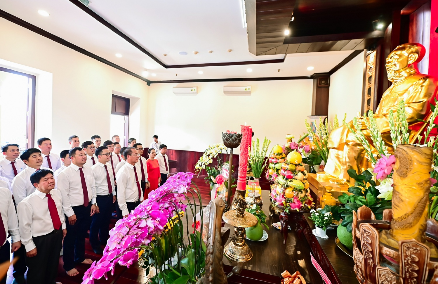 Chi bộ PVPMB tổ chức sinh hoạt chính trị chuyên đề và kết nạp đảng viên mới