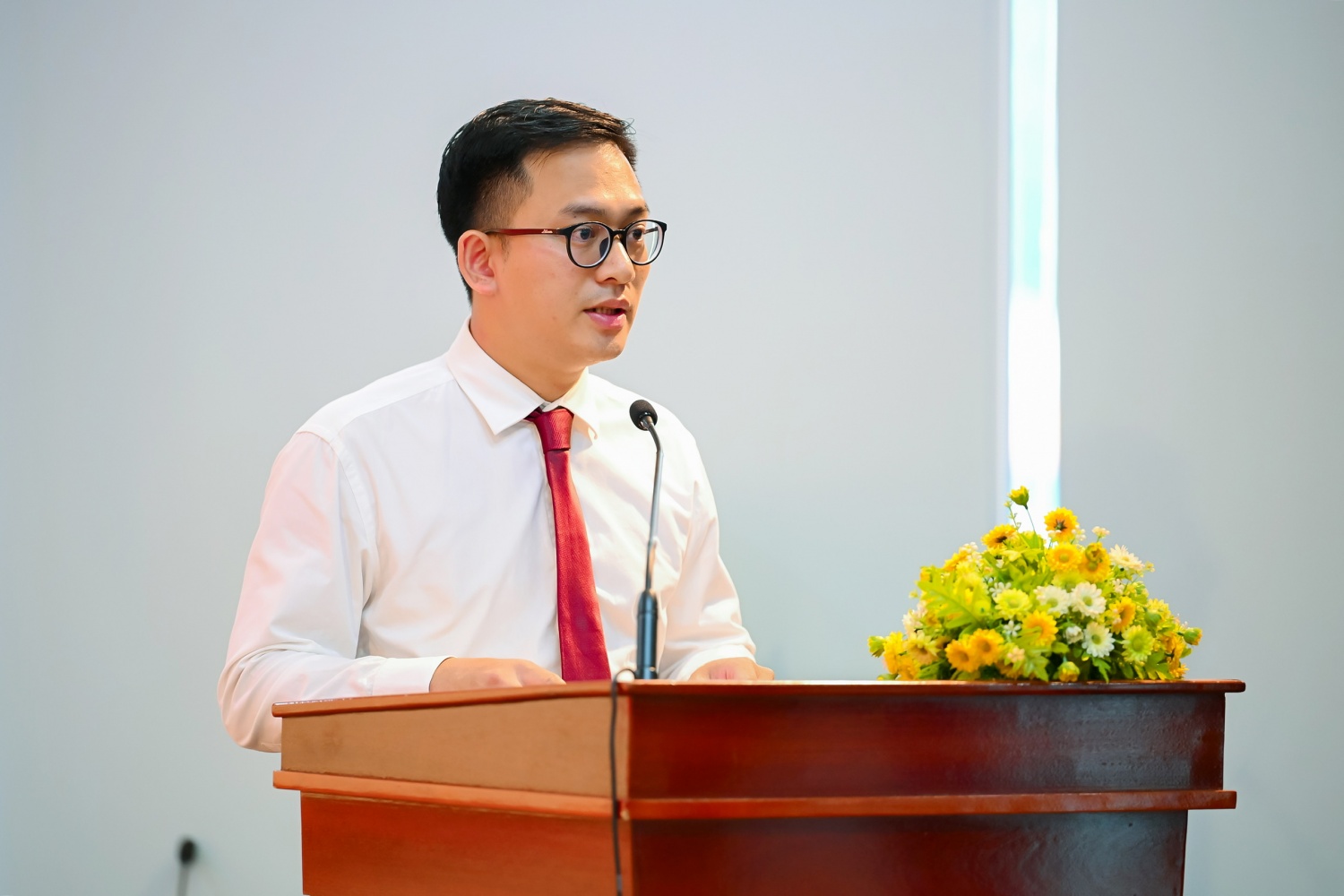 Chi bộ PVPMB tổ chức sinh hoạt chính trị chuyên đề và kết nạp đảng viên mới