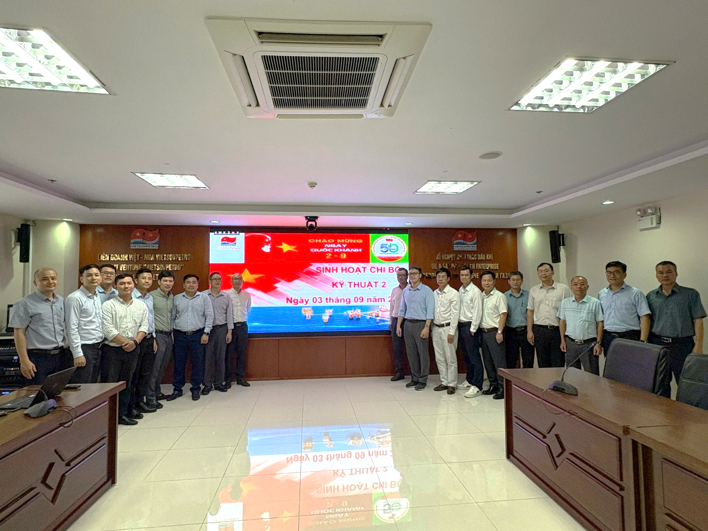 Đảng bộ Vietsovpetro triển khai thực hiện Chỉ thị 50 về nâng cao chất lượng sinh hoạt chi bộ