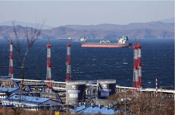 Ấn Độ có hưởng lợi khi dầu mỏ Nga tràn ngập thị trường? Ấn Độ có hưởng lợi khi dầu mỏ Nga tràn ngập thị trường?